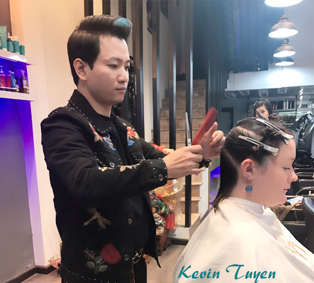 Cutting Hair For Customer #1